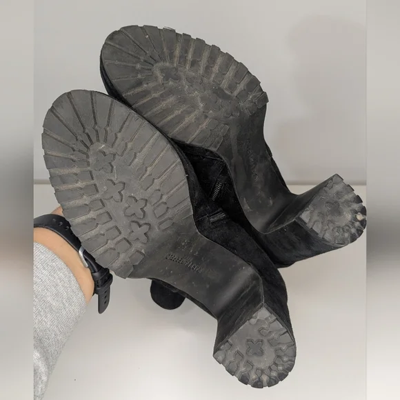 Karl Lagerfeld Paris Lark Chain Suede Lug Sole Booties - Black gold - size 8.5 - Picture 6 of 7